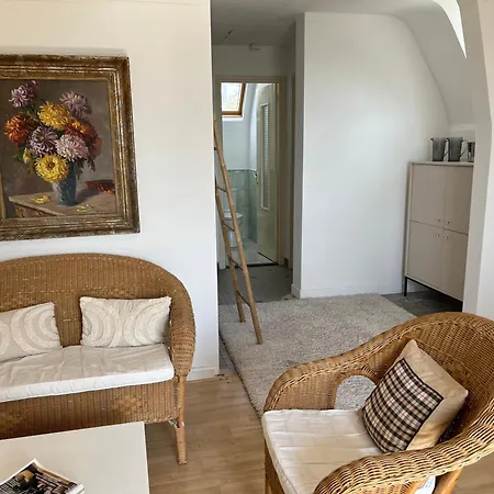 Medaillon, Prive Dans Villa, Vue Apartment