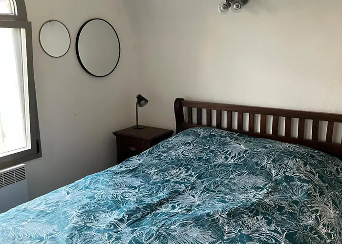 Medaillon, Prive Dans Villa, Vue *